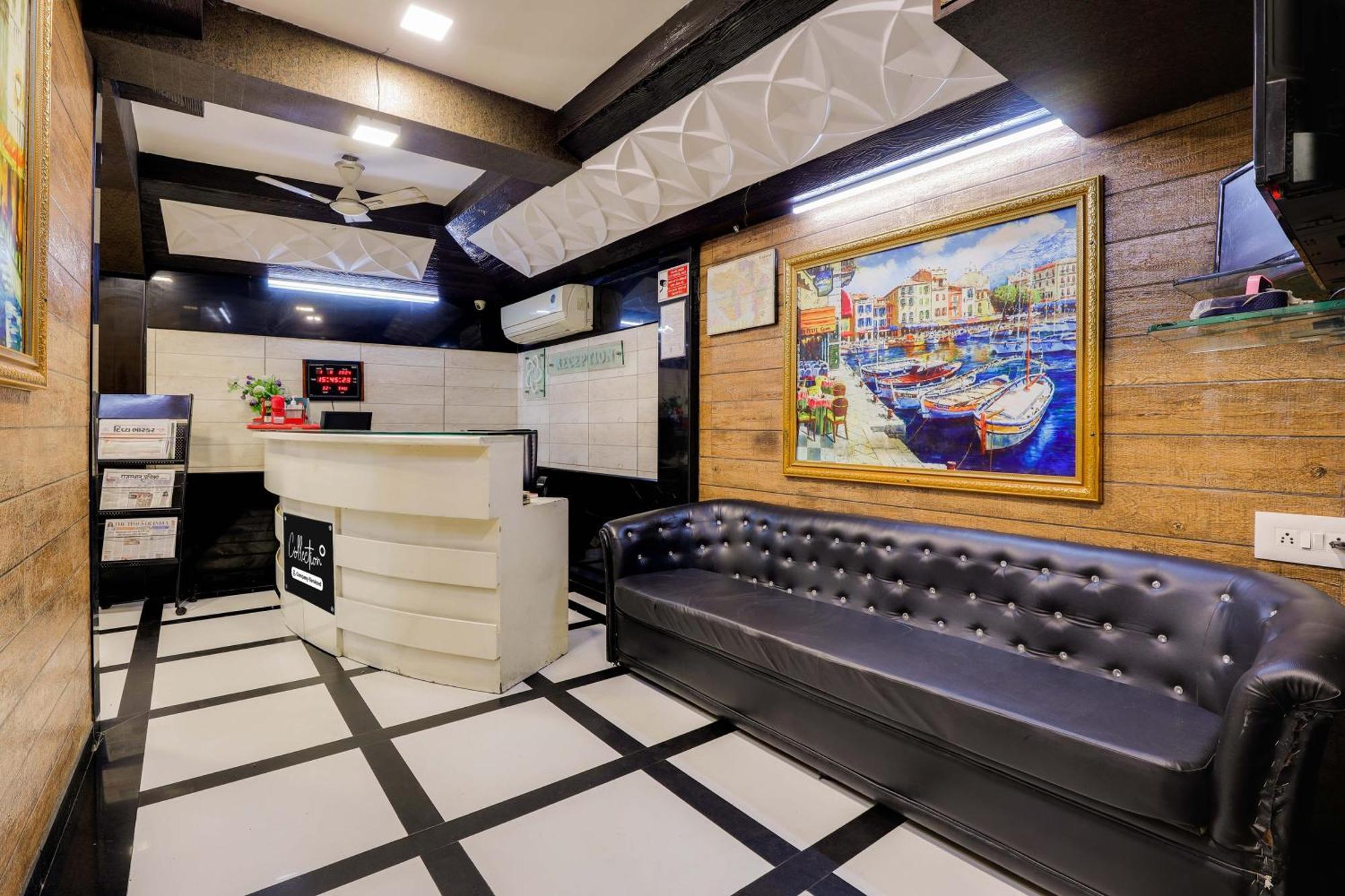 Super Collection O Ashram Road Near Sardar Bridge Formerly Hotel Apple Inn Ahmedabad Exterior foto