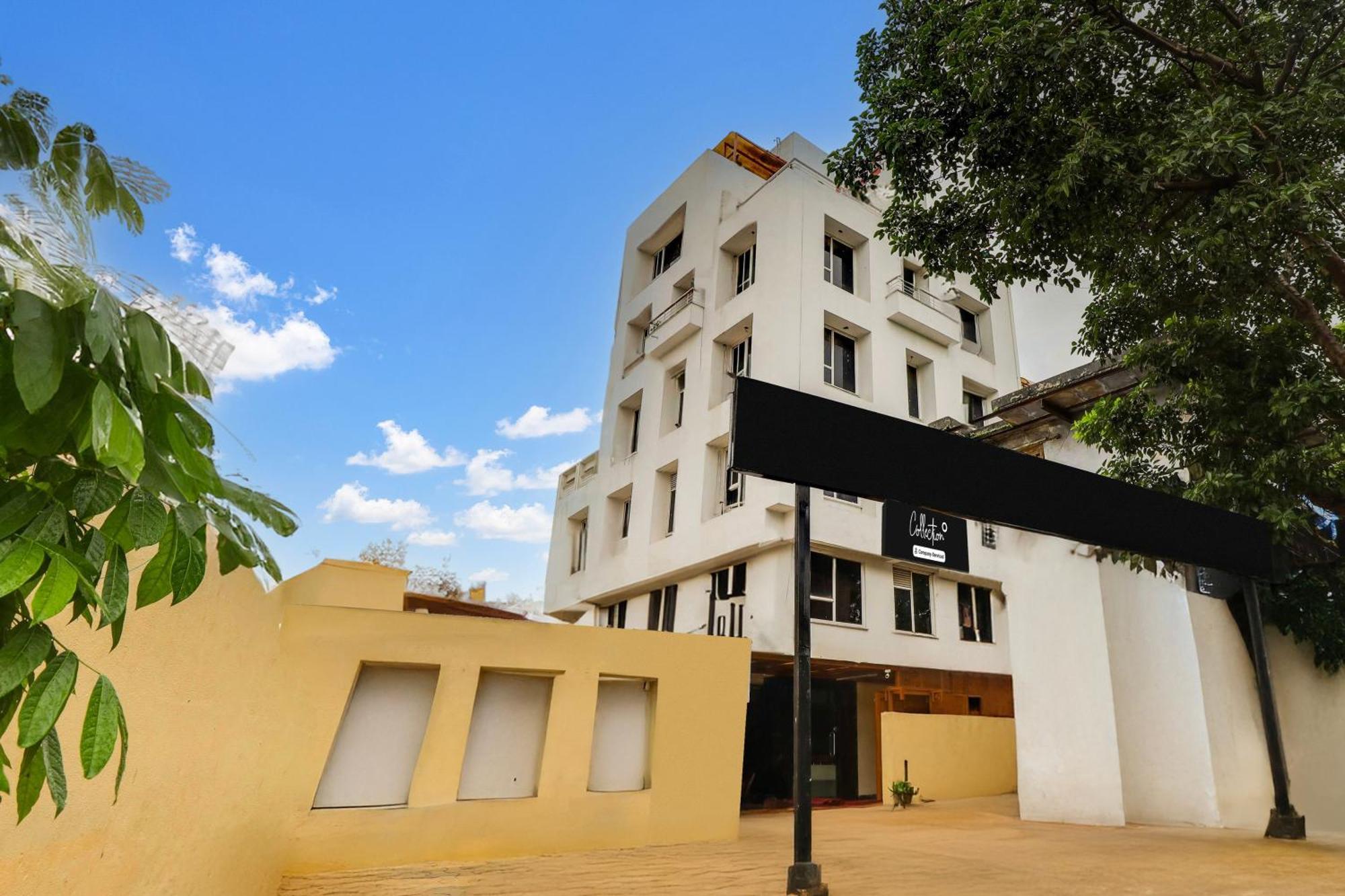 Super Collection O Ashram Road Near Sardar Bridge Formerly Hotel Apple Inn Ahmedabad Exterior foto